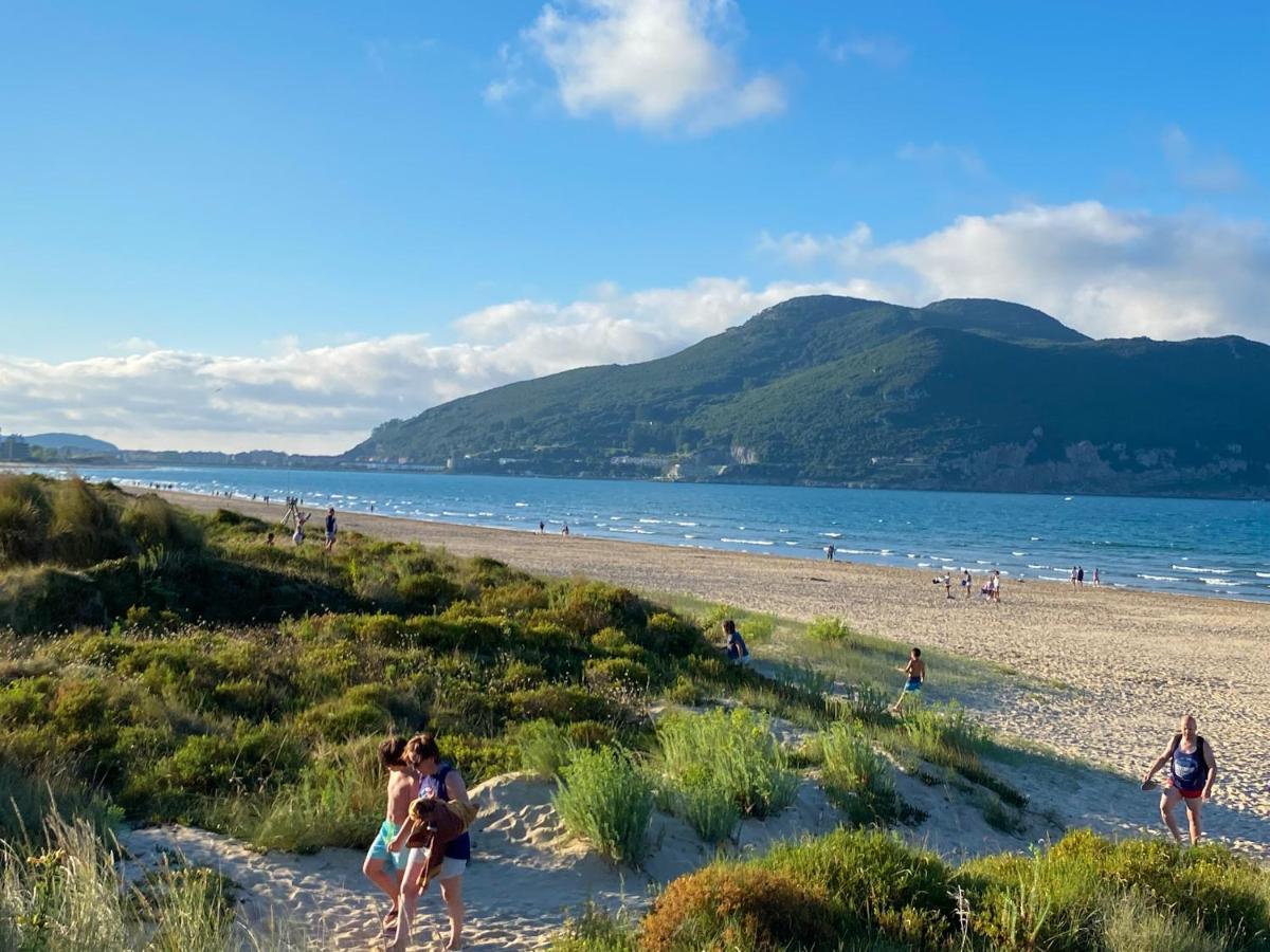 Piso Primera Linea De Playa 拉雷多 外观 照片
